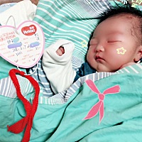 出生日期就是预产期 顺产7斤3女宝
