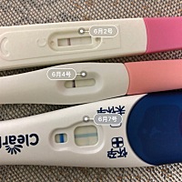 还有两天就来大姨妈，我就想问问宝妈们…这到底是怀上了还是没怀上？刚测的时候，非要非常仔细看才有灰...