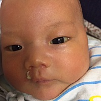 宝宝脸还是有点黄，看我的大鼻涕^o^