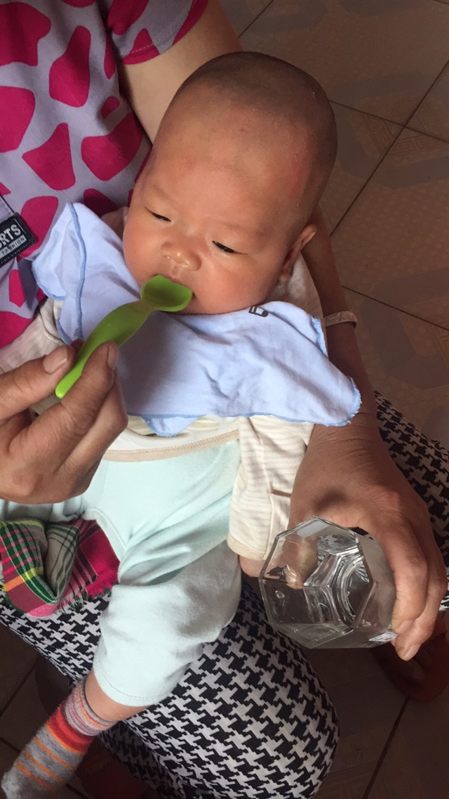 我喜欢用勺子喝水