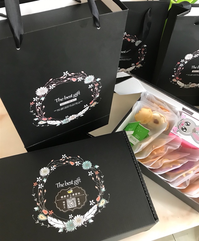 识别图中二维码就可以加微信