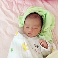 5月6日顺产6斤。是儿子怀孕🤰他们都说是女孩纸。结果生下男孩。5月5号早上住院一直不规律宫缩。一直到...