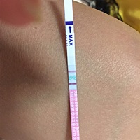 月经推迟四天了，然后早早孕白板，排卵试纸还是这样，不知道有没有希望