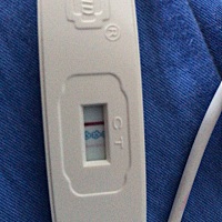 姐姐们，帮忙看看呗，有没有怀孕？正常来姨妈是9号，可是到现在也没来，上次爱爱是18号，没有带套套...