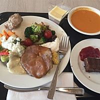 医院里的餐厅提供免费的食物