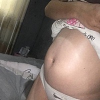 五个多月的孕肚   很好奇是男宝女宝