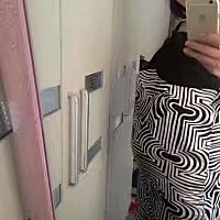 没生孩子前118，生完孩子170斤，一年多了都恢复不了，什么衣服都穿不了，有时候坐车逛街，人家都问我宝...