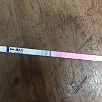 我是5月20号，周期30天，排卵期5号刚刚无聊又拿了个排卵试纸试了一下，你们感觉我这个月还有可能怀孕不...