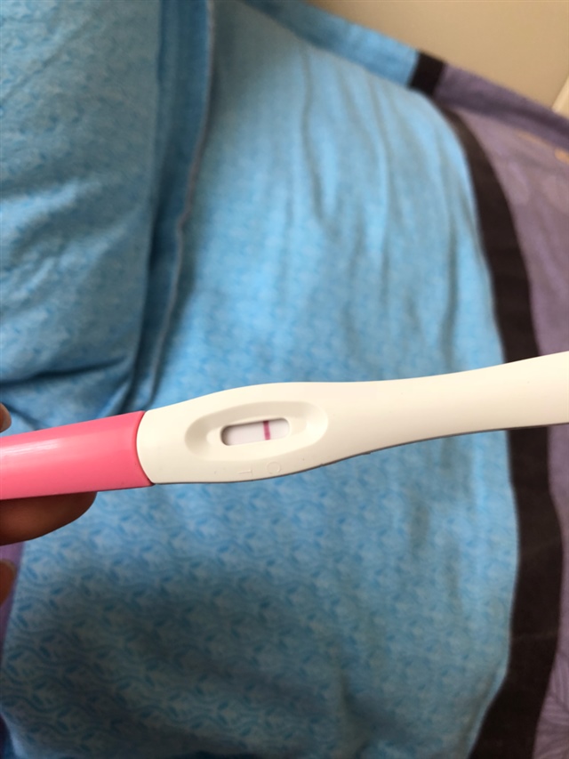 刚刚早上测的大卫白板，姐妹们说有灰印让我明天再测.我就换了个可丽蓝赠品的棒棒试了一下...怎么感觉有粉印？会不会是炸糊啊