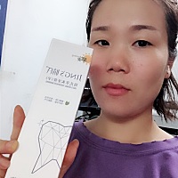 前几天孩子蛀牙严重，我的一个朋友听了以后：说寄个东西给我可以改善蛀牙，今天早上收到了，原来是两支...