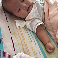 宝宝今天去打疫苗了，就喊两声，好乖哟，麻麻爱你么么哒