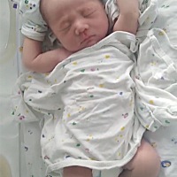 我的小猪🐷乔治很争气哦.好好的了.还有两天妈妈就可以见你了.妈妈爱你