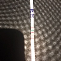 排卵试纸测的，这是排卵期吗，上个月九号来的，今天还没来，多久会来大姨妈啊，每次都推迟