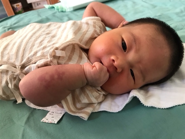 吃手的棠棠