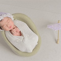 6月5号晚上9:45顺产6斤2两小美女一枚。PS:照片是满一周拍的