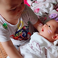 哥哥  你抱我好可怕😱