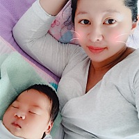 我们已经第五天了，纪念一下，屁股不敢着地啊。伤口还是有点痛，把月嫂阿姨带回家几天，怕妈妈和婆婆整...