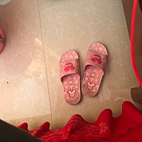 月子里每天都开空调……一直穿拖鞋……不知道以后会脚痛没？