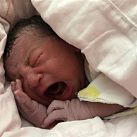 端午节9点34，健康男宝宝一枚，7.4斤，剧痛4小时，6点进产房，打了无痛，9点34生，中间没什么痛苦，就是...