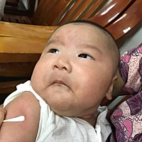 记录下，今天两个月，打针没哭哦