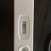 今天月经超了十天了，超三天测白板，超五天和七天测到意念灰，九天干了点体力活，感觉下面哗的一下，以...