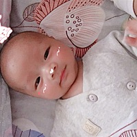 宝宝越来越会有动作了