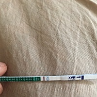 上个月15 号来的例假来了两天。今天20 号 测了弱阳性。 大家能看见吗