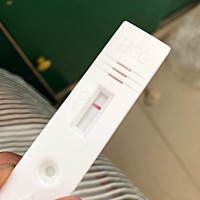 我昨晚梦见肚子里的宝宝跟我说：妈妈，最近别减肥了，我都快营养不良，很饿…………这是真的吗？手抖