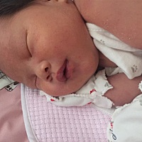 宝宝出生第九天、顺产侧切、整个孕期长了20斤、现在掉称16斤、马上恢复到没怀孕前！