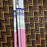 未次月经6.15→6.18干净安全期有同房，买了排卵试纸测四条一深一浅，有怀孕的可能性？快到排卵期了，懂...