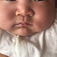 看看这“仇恨”的小眼神