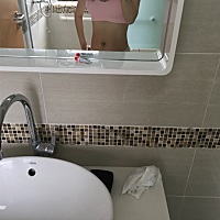 产后2天，恢复身材了。生宝宝时候我喝了3瓶冰脉动，还吊了三四大包水，生了个六斤半的娃娃，体重才从109...