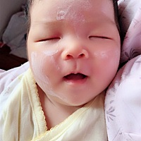 宝宝现在一个月零几天，想给他吃奶粉，请宝妈们推荐一款好的奶粉，dha含量较高的，自己选了半天也不知道...