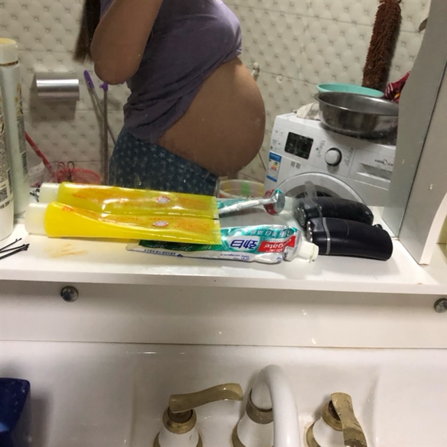 39周的孕肚