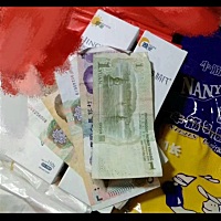 大热天送牙膏一套，呵呵菜钱💰到手了，谢谢顾客帮我拍照发过来，奸笑][握手][握手][握手]