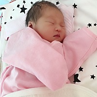 再过十三天就出月子了，整天不能出门无聊呀，还好宝宝比较乖不哭闹，不然更难熬 出生第一天 第十七天