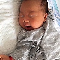 顺产侧切，第10天了可爱笑了睡觉也喜欢笑吃了睡睡了吃一点不闹😘😘😘😇😇😇