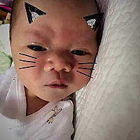 大家好 我叫小包子 看我性感的双眼皮哈哈😄