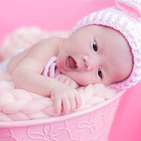 今天月子第21天了。分享一下宝宝的艺术照