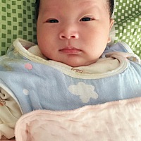 宝宝24天，小内双👀肚子上的肉还是松松垮垮的，月子里太累了，基本没运动！还好妊娠纹不多！忽略肚子...