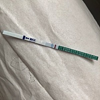 早上刚刚出炉的，我看到有一点点虚影，不知道妳们看不看得见，昨天比这个浅点，也只是我个人感觉，因为...