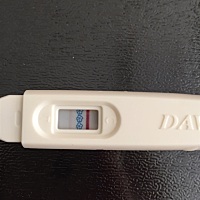 姐妹们帮看看这是怀上了吗？排卵日同房10天后测的！月经日子到了还没来，有这么早测出来的吗？