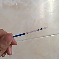 姐妹们，这测试能准吗？不知道是不是心里作用，我咋感觉有弱弱弱的阳性线囧…备孕备到这个月是第三个月...