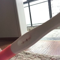 广大的孕妈妈们，末次月经6月3号，20号同的房，今天测试两条线，是怀了吗