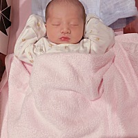 宝宝今天第六天了！好快呀！各位宝妈，加油，宝宝出生的那一刻全世界都是甜的。崽崽以后就叫:罗子昂.妈...