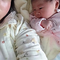 七月一号凌晨四点十二分喜添7.4斤千金一枚，终于生下来了，痛了一天一夜，侧切➕撕裂，刚生下来真的好丑...