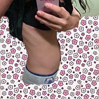 三个月就这么大。。。婚期还有一个半月。担心婚纱穿不进去呢😭