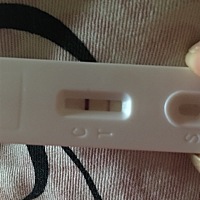 6月10号来的月经 ，前几天测还不怎么明显，这两天见了棕色的东西了，今天早晨又测了一下，加深了，好害...