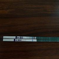 麻烦大家帮我看看，因为很淡，我怕是自己意念想的，备孕好几个月了，也怕一场空。是上面那条，下面的是...