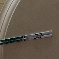 今天应该是姨妈第二天，结果没来测了两根，都是这样子的，是有了吗